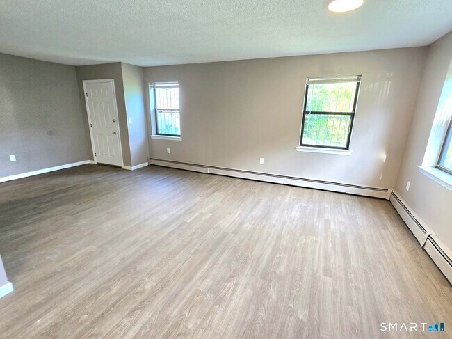 Building Photo - 272 Bellevue St