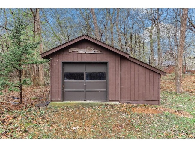 Building Photo - 5880 Christmas Lake Rd