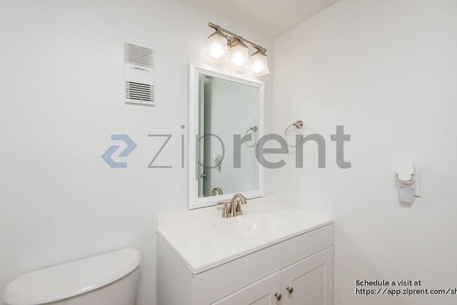 Building Photo - 7500 Sunshine Skyway Ln S