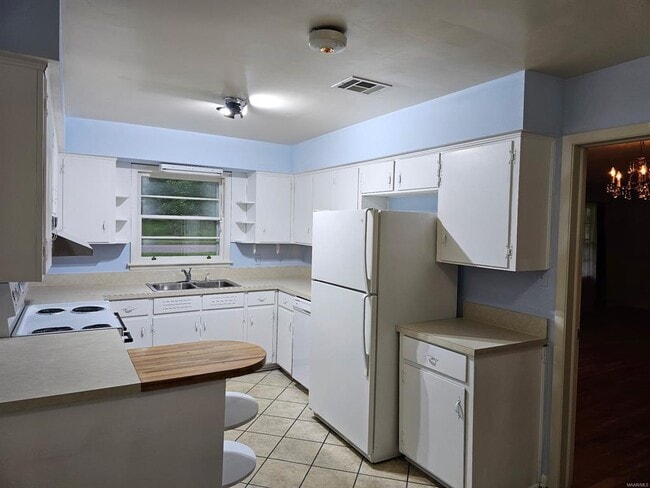 Building Photo - 179 W Rosemary Rd