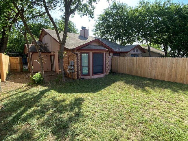 Building Photo - 316 W William Cannon Dr