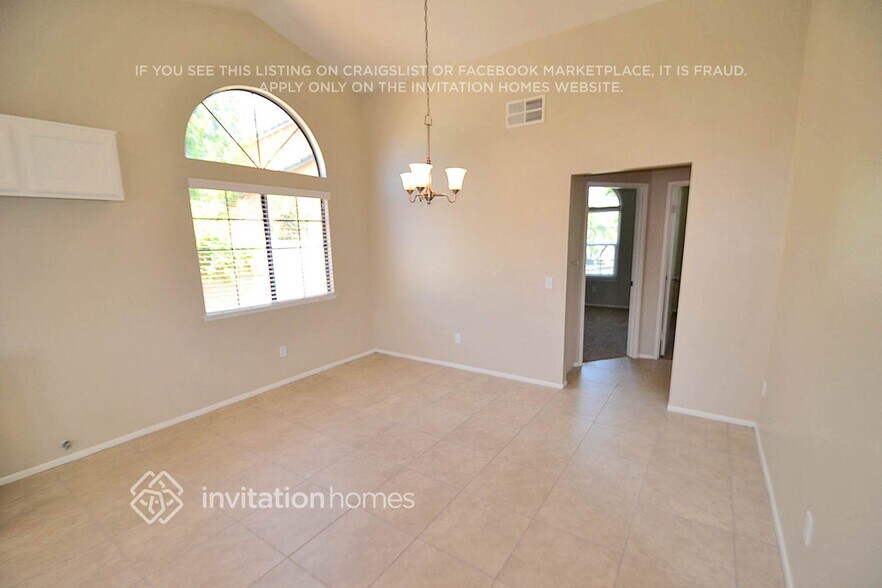 Building Photo - 1291 Wildflower St