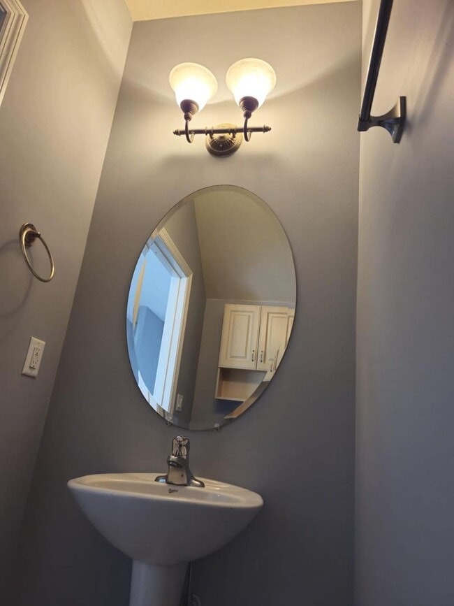 Building Photo - Prime Location & Modern Comfort in Greenacres! 3 Bed 2.5 Bath Townhouse