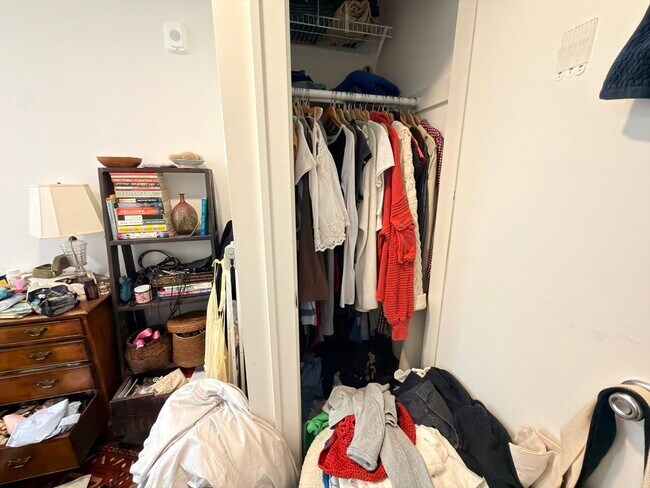 Building Photo - 46 Melrose St