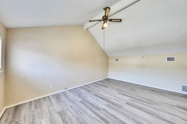 Building Photo - 8219 Summer Side Dr