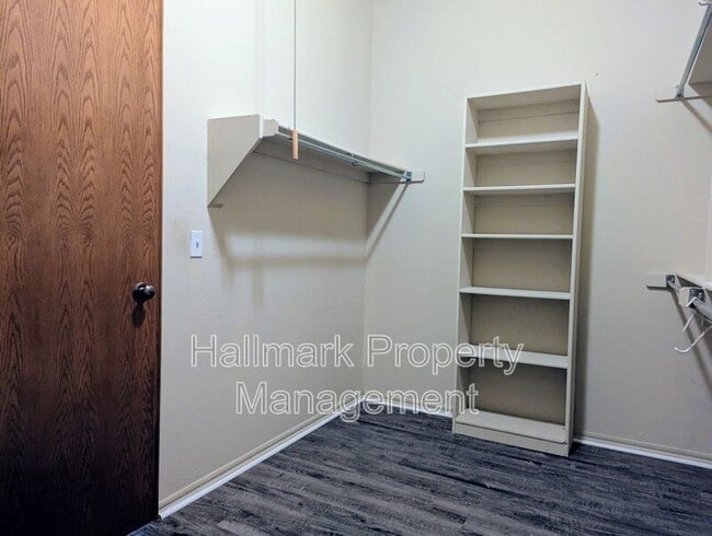 Building Photo - 2705 SE 92nd Cir