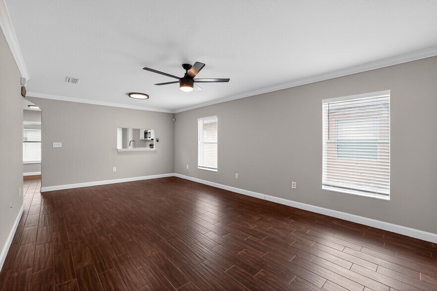 Building Photo - 10629 Shady Preserve Dr