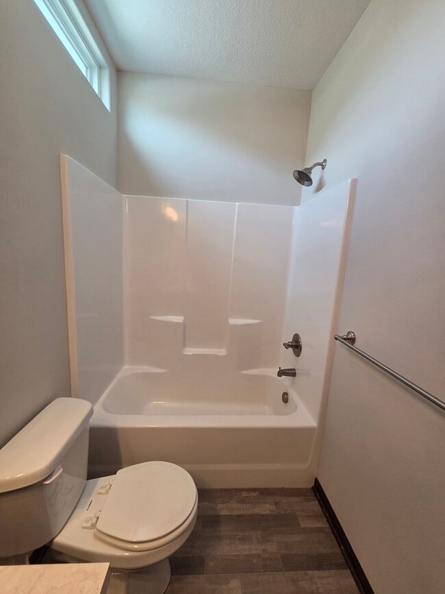 Building Photo - 1553 N Aster Cir