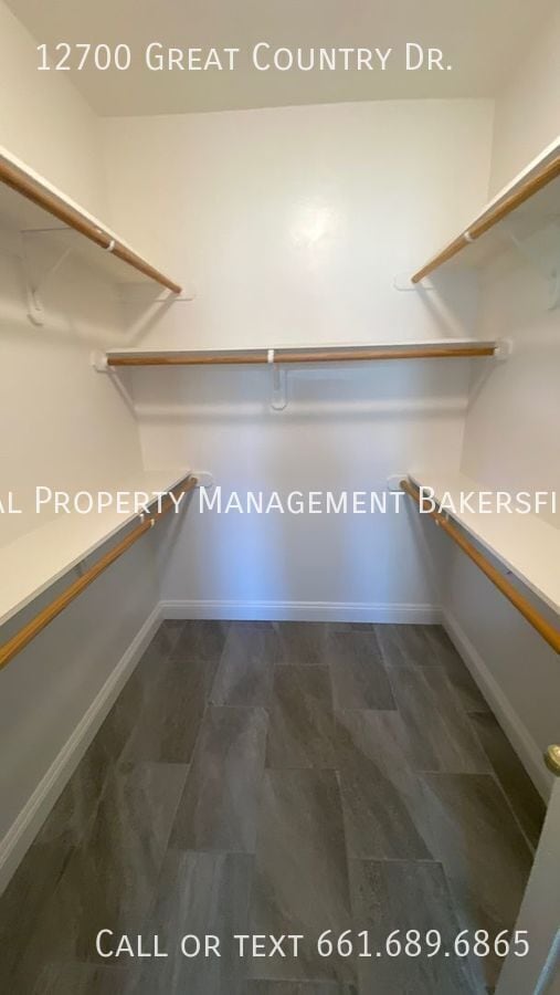 Building Photo - 12700 Great Country Dr