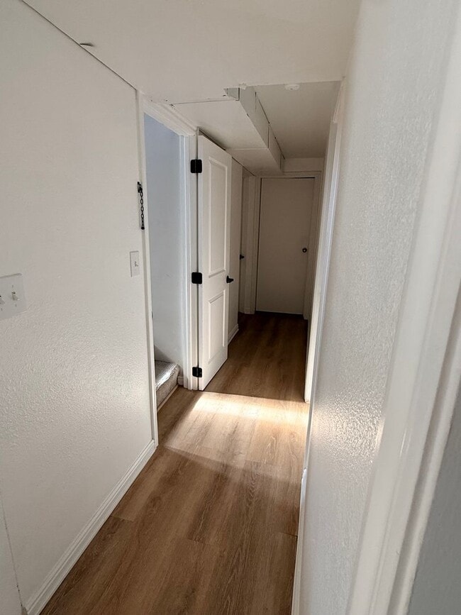 Building Photo - Cove Drive Comfort