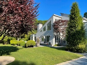 Building Photo - 138 Merchants Path