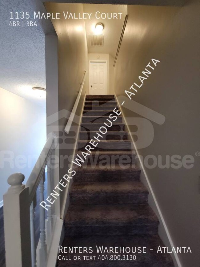 Building Photo - Great Townhouse in Union City&#039;s Maple...