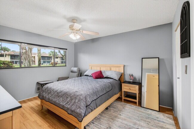 Building Photo - 15496 Lakes of Delray Blvd