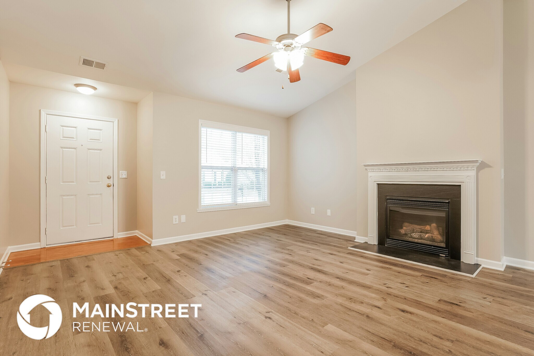 Building Photo - 3915 Bluestem Dr
