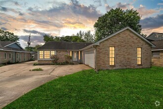 Building Photo - 322 Muirwood Ln