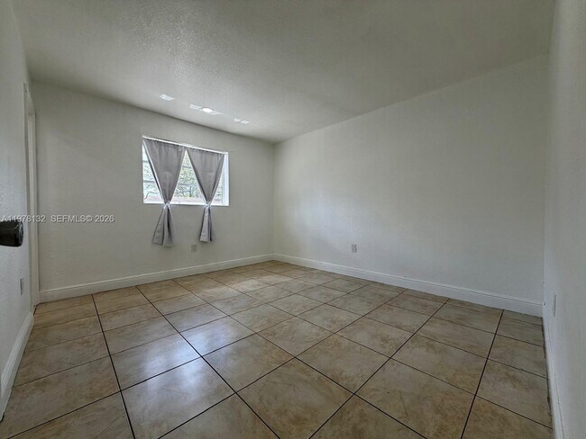 Building Photo - 3800 SW 102nd Ave