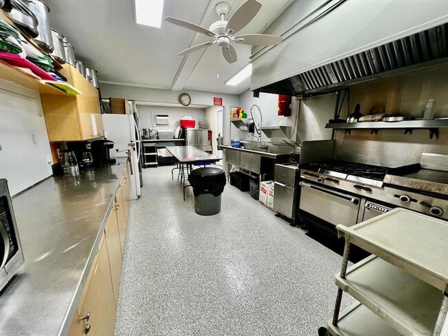 Building Photo - 408 Pine Glen Ln