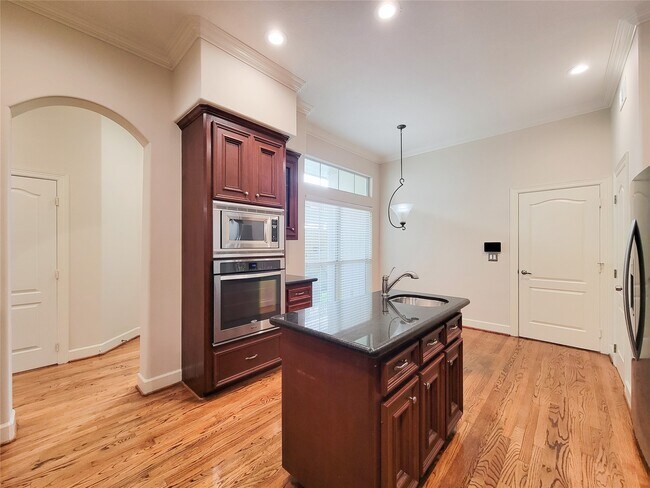 Building Photo - 5514 Feagan St