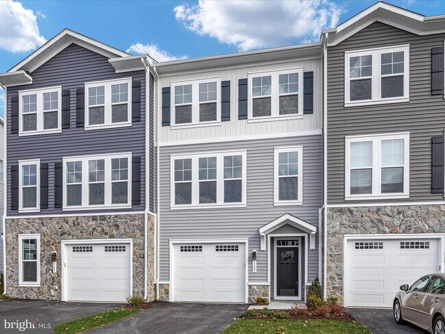 Building Photo - 123 Choke Cherry Ct