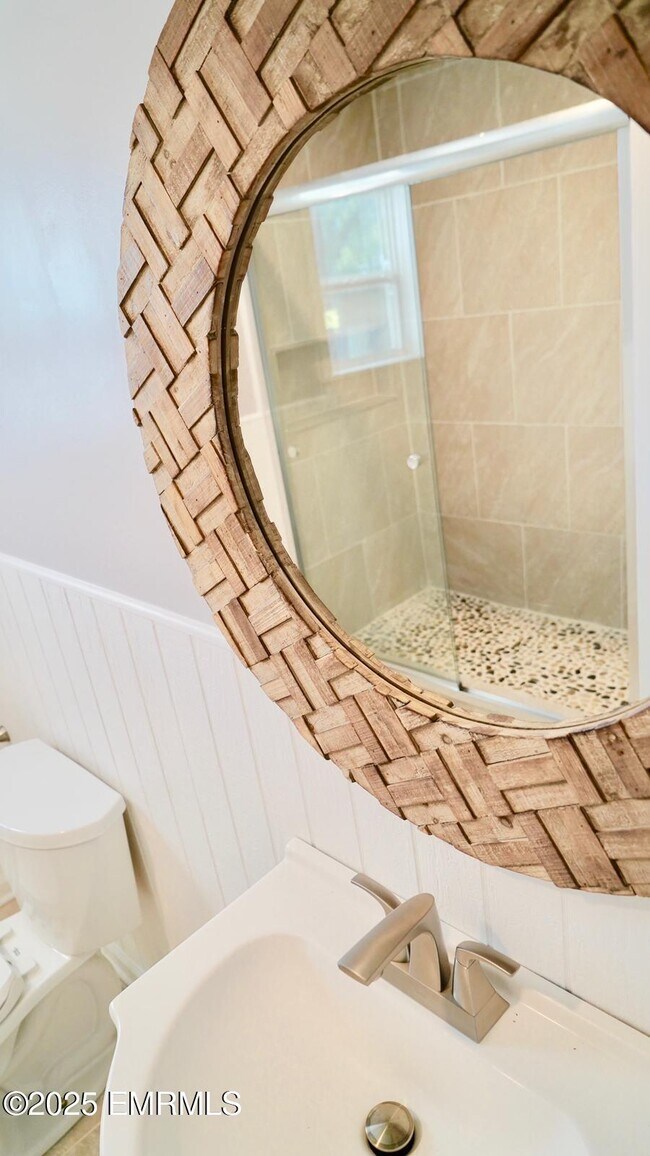 Building Photo - 3702 Rollins Dr