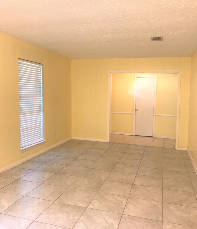 Building Photo - 12331 Scarcella Ln