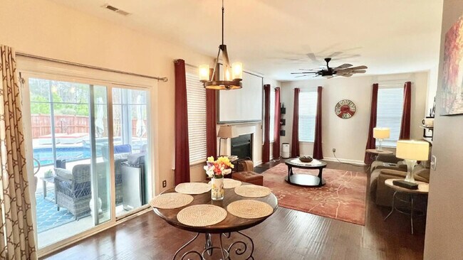 Building Photo - 3441 S Beaver Ln