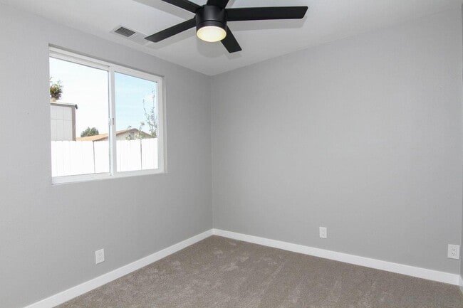 Building Photo - 8580 Flanders Dr