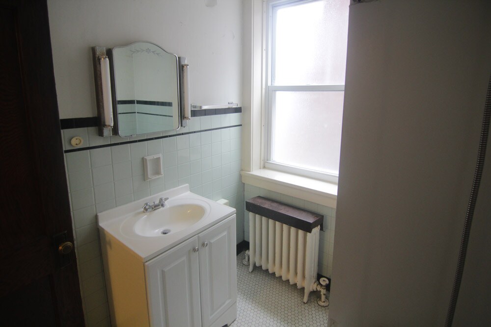 Building Photo - 414 Franklin Ave