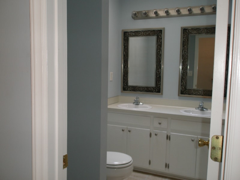 Building Photo - 2330 Vineyard Dr