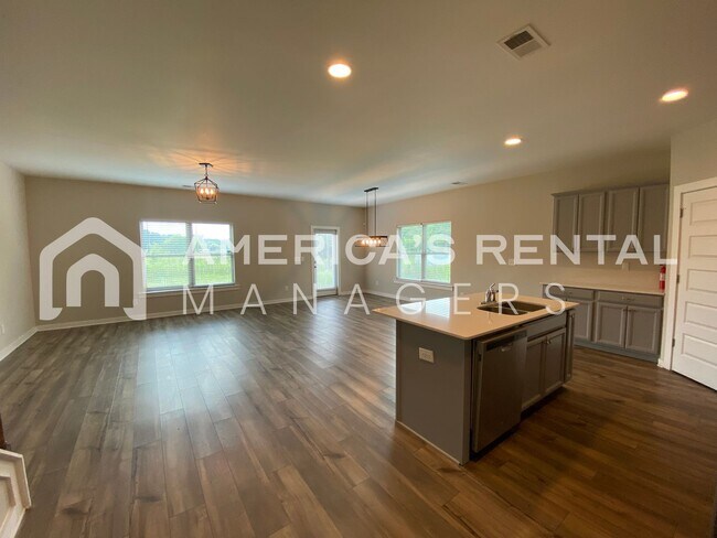 Building Photo - Home for Rent in Oak Grove, AL!!