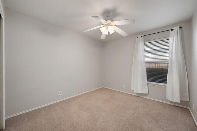 Building Photo - 108 David Dr