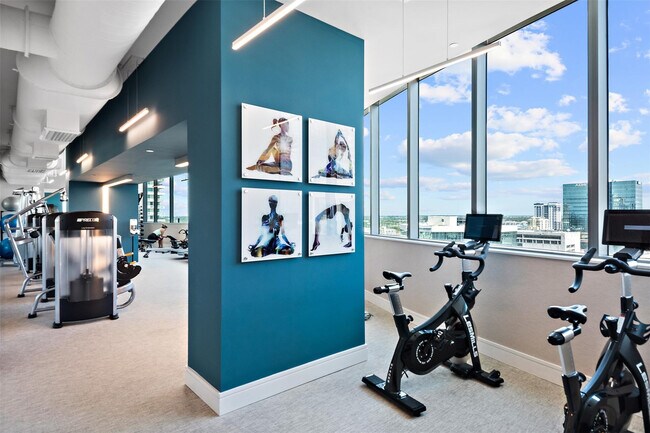 Building Photo - 100 E Las Olas Blvd