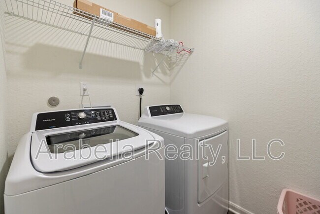Building Photo - 8429 Falcon Meadow Dr
