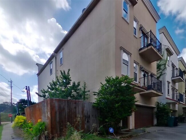 Building Photo - 5407 Kansas St