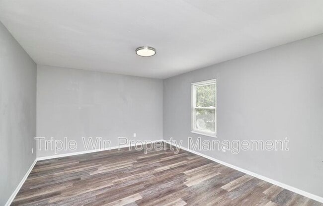 Building Photo - 1544 Rishon Hill Dr
