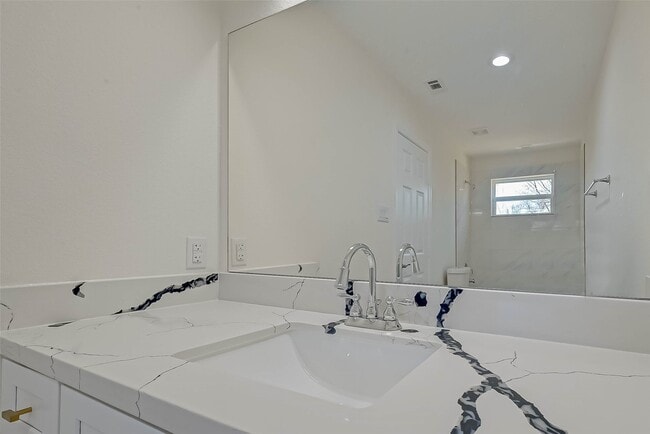 Building Photo - 7339 Krueger Rd