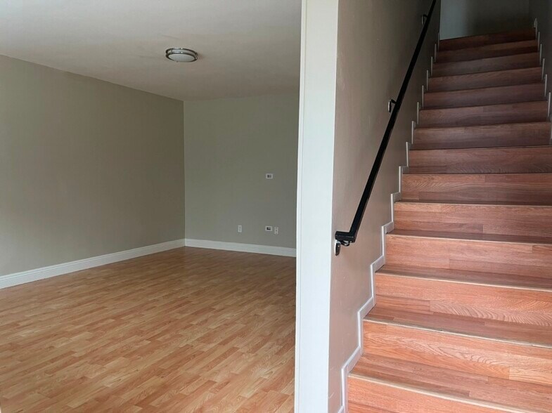Building Photo - 1711 Huntington Ln