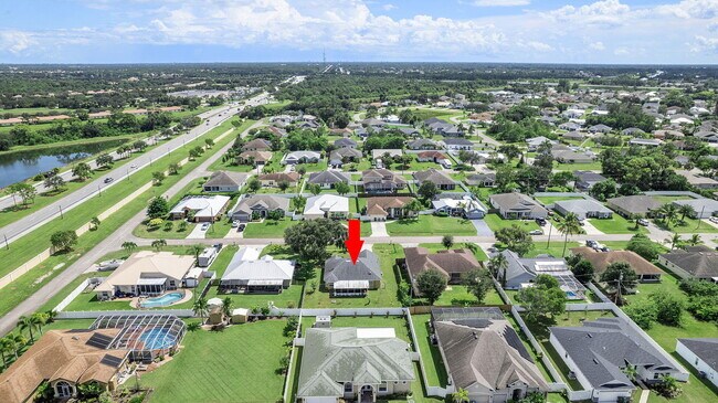 Building Photo - 1622 SW Realty St