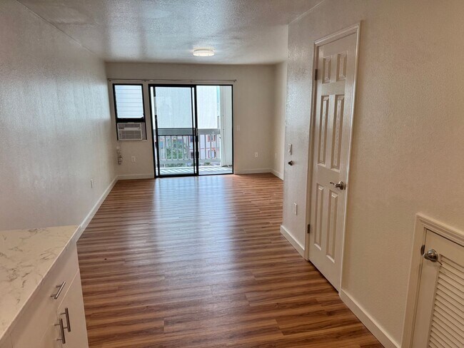 Building Photo - 98-660 Moanalua Loop 285