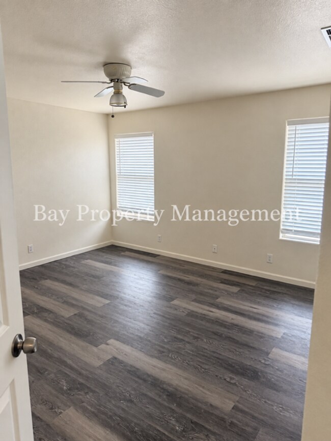 Building Photo - 1001 Highpoint Ct