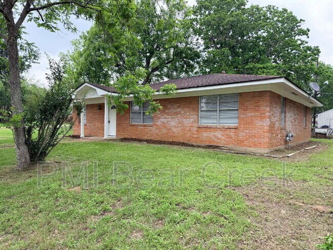 Building Photo - 302 16th St