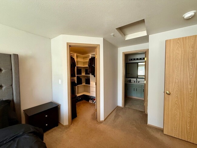 Building Photo - Burien Condo