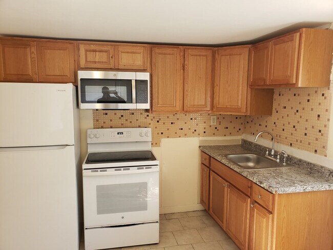 Building Photo - 11A Sachem St