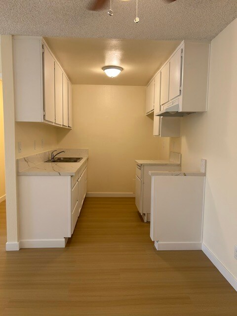 Building Photo - 6310 Hazeltine Ave