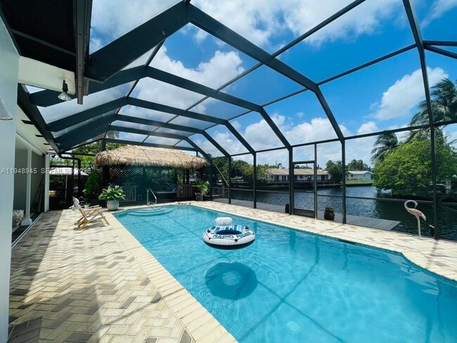 Building Photo - 2827 McKinley St