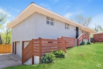 Building Photo - 6332 NW 58th Terrace