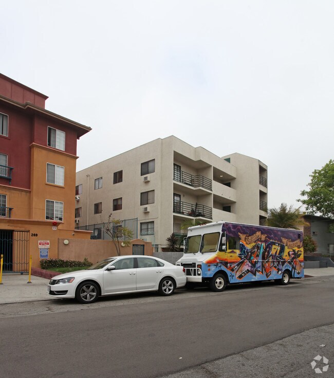 Building Photo - 255 Loma Dr