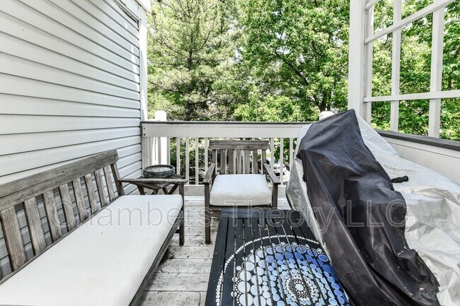 Building Photo - 2911-D S Woodstock St