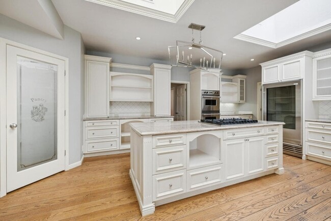 Building Photo - 216 Valparaiso Ave