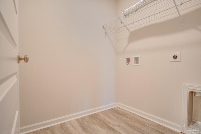 Building Photo - 4383 White Cedar Ct